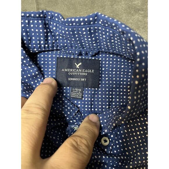 American Eagle Shirt Mens Large Button Down Seriously Soft Navy Blue Dot - Picture 2 of 6